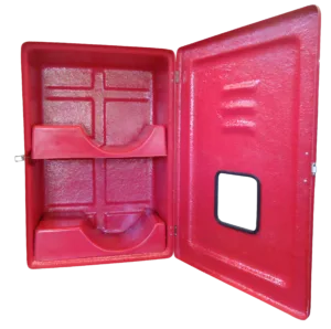 Imagem do Abrigo para Mangueiras Código 961D. A caixa é retangular vertical, vermelha, feita de fibra de vidro. Possui porta sobreposta, visor central e ferragens prateadas em aço inox. Projetada para armazenar duas mangueiras de 15 metros.