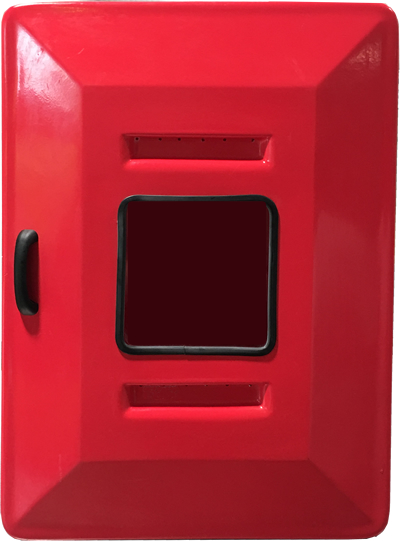 Foto de Imagem do Abrigo para Mangueira Código 752. A caixa é vermelha, feita de fibra de vidro, com uma porta sobreposta e um visor retangular. Detalhes das dobradiças e fecho prateados em aço inox, projetada para atender ao padrão do Rio de Janeiro.