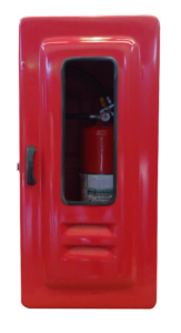Imagem do Abrigo para Extintor Código 833, de cor vermelha, fabricado em fibra de vidro. O modelo universal apresenta design robusto, visor transparente e ferragens em aço inox.