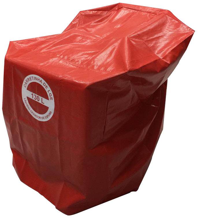 Foto de Imagem de uma capa protetora vermelha modelo C130 para carretinha de espuma. A capa cobre todo o equipamento e apresenta identificação visual clara.